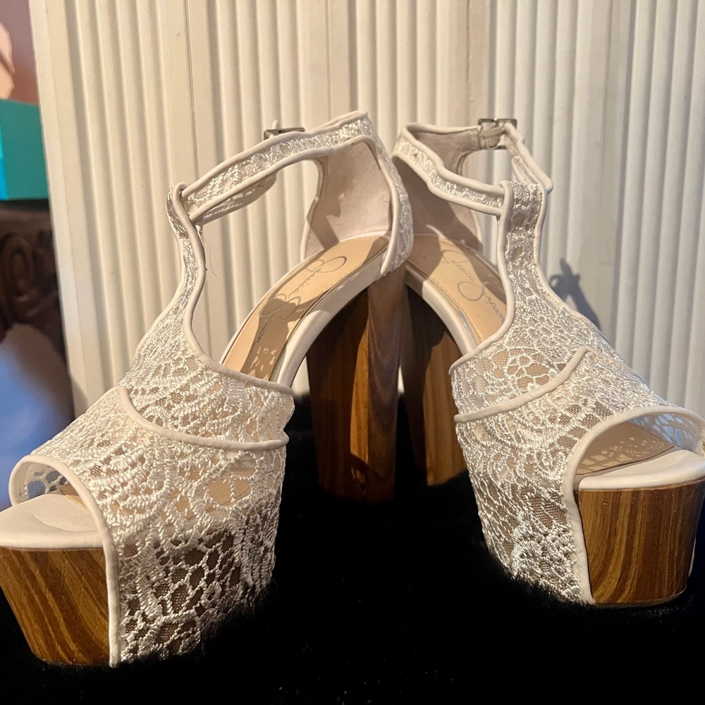 Beautiful Jessica Simpson white heels